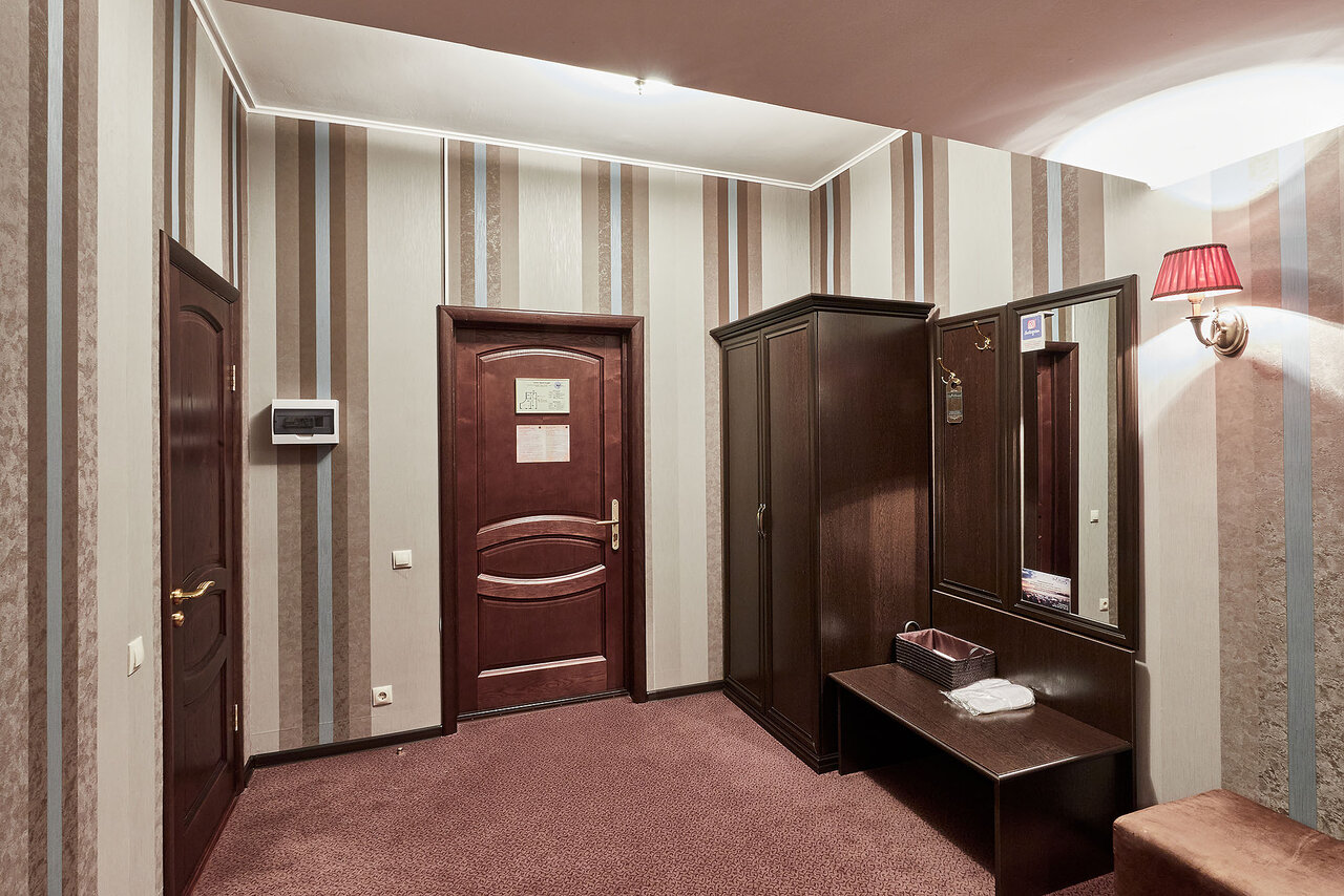 Гостиница Граф Толстой Брянск-38