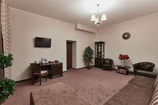 Гостиница Граф Толстой Брянск ДеЛюкс-9