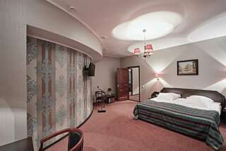 Гостиница Граф Толстой Брянск Люкс-10