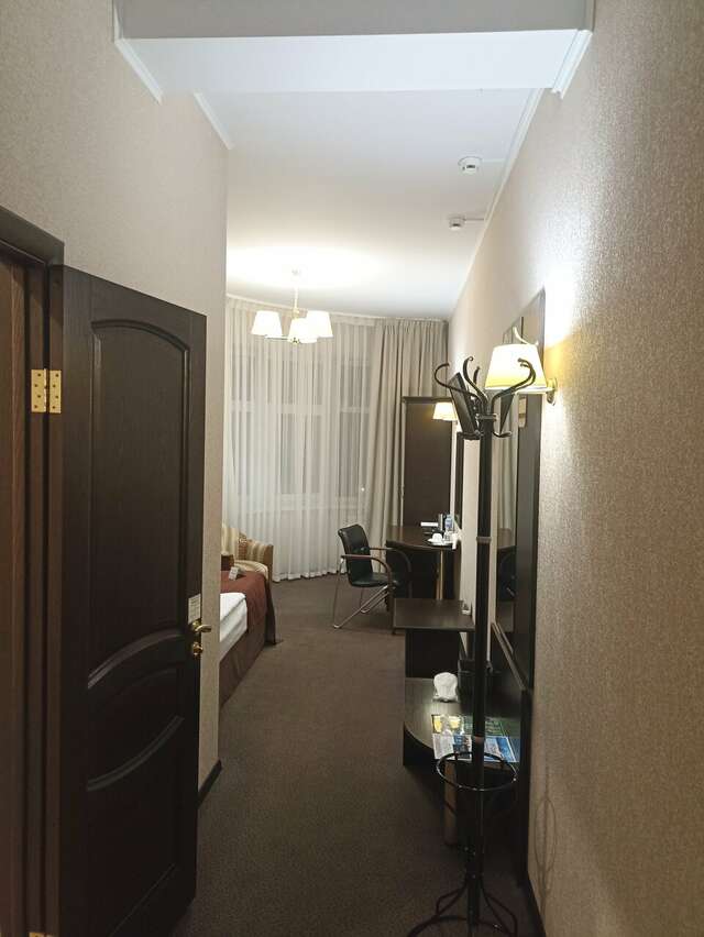 Гостиница Граф Толстой Брянск-245